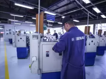 Instrutores e monitores do Senai-PR serão enquadrados como professores