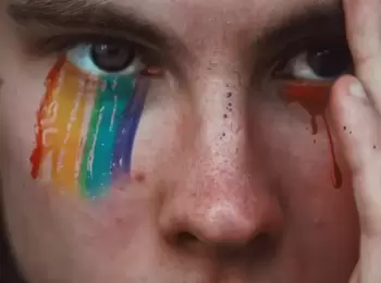 Encarregado consegue aumentar valor de indenização após situação de homofobia