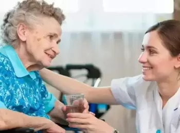 Cuidadora de lar de idosos não receberá adicional de insalubridade