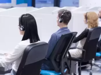 Negado adicional de insalubridade por uso de fone de ouvido a operadora de telemarketing