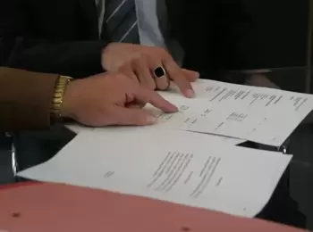 Na extinção de execução por atuação bilateral, cada parte deve arcar com os honorários de seu advogado