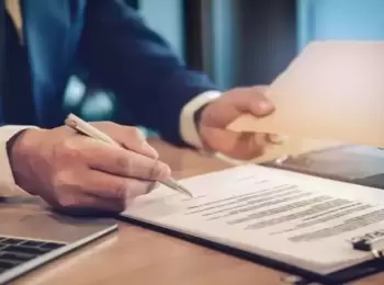 TRT15 fixa honorários sucumbenciais após extinção por desistência