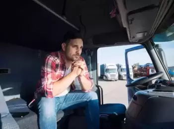 Pernoite em Caminhão Não Dá Direito a Indenização por Dano Moral a Motorista