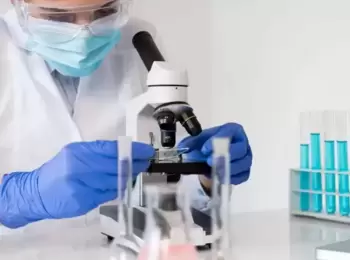 Unimed É Responsabilizada em Ação Movida por Auxiliar de Laboratório Contratado