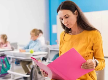 Decisão que Negou Produção de Provas para Comprovar Doença de Professora É Anulada pelo TST
