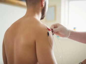 Carteiro Motociclista Receberá Pensão Vitalícia por Lesão no Ombro