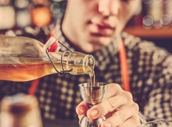 Produtores da Cachaça João Andante Terão de Pagar R$ 50 mil por Dano Moral à Fabricante do Johnnie Walker