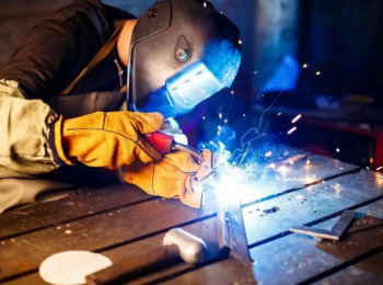 Indústria é Absolvida de Pagar Indenização por não Quitar Parcelas Rescisórias no Prazo