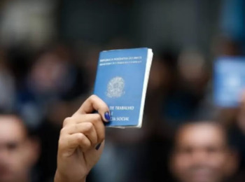 Para o TST a manutenção do vínculo não afasta indenização