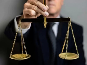 Vinte Nove Anos da Constituição e o Desrespeito aos Direitos Humanos