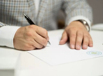 TRT1 Reforma Sentença que Reconheceu Vínculo de Emprego 