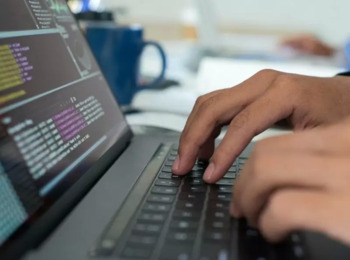 Indenização por Violação de Obrigação Contratual Exige Prova de Prejuízo e Nexo Causal