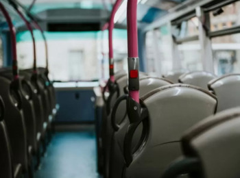 Rede de Supermercados não é Responsável por Acidente de Ônibus Sofrido por Encarregado de Seção