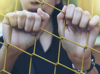 Mãe Condenada por Omissão em Estupro da Filha não Pode Ter a Pena Aumentada pelo Parentesco