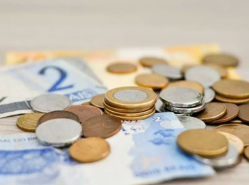 Servidor Público não Reverta Penhora de Salário para Pagamento de Dívida e Bar do qual era Sócio