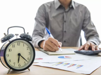 Para o TST comissionista recebe horas extras e extraordinárias