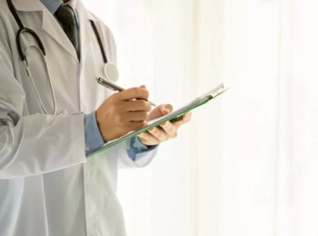 Fundação Deve Saldar Créditos de Médico Cujo Contrato foi Extinto antes da Sucessão