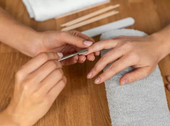Manicure Não Consegue Reconhecimento de Vínculo com Salão de Beleza