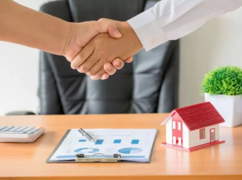 Menção a Imobiliária na Propaganda de Imóvel em Construção Não a Torna Responsável por Atraso da Obra