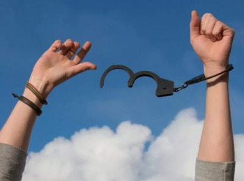 Sexta Turma Concede Liberdade a Homem que Passou 11 Anos Preso em Pernambuco à Espera do Julgamento