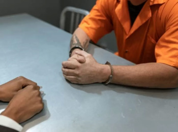 Para Quinta Turma, Não se Exige Revisão Periódica da Prisão Preventiva de Réu Foragido