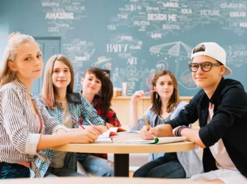 Faculdade Pagará Hora-aula a Tutor que Participou de Reuniões Pedagógicas Fora da Jornada