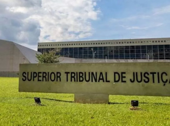 STJ decide sobre plena propriedade de conta conjunta em partilha