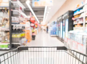 Gerente Presa por Ter Produtos Vencidos em Loja Será Indenizada por Rede de Supermercados