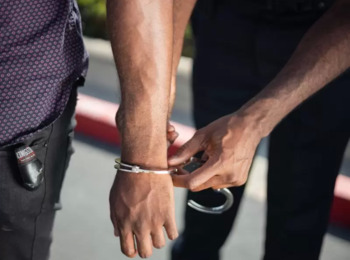 Violência Policial para Obtenção de Flagrante Leva Sexta Turma a Absolver Réu e a Comunicar MP e PM do Rio