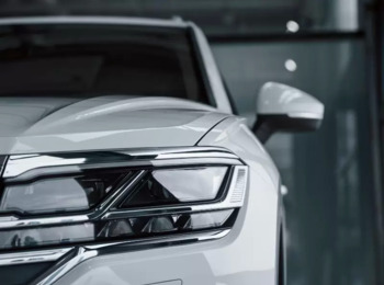 Aluguel de Casa e Carro São Considerados para Equiparação Salarial de Diretor com Colega Argentino