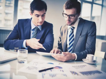 Vínculo de Emprego de Corretores Declarado por Auditor-fiscal é Afastado