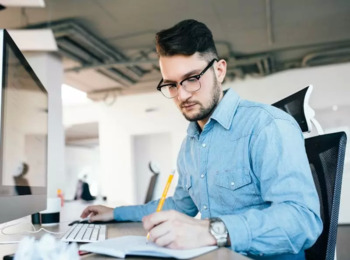 Homem com Medida Protetiva Poderá Trabalhar no Mesmo Lugar que a Ex-companheira