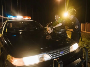 Saída e Fuga de Ponto de Tráfico Não Justificam Abordagem Policial