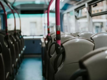 Dispensa por Justa Causa de Motorista de Ônibus que Não Renovou CNH é Válida