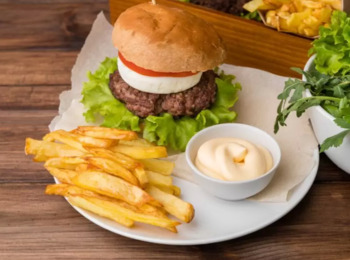 Fornecimento de Sanduíche Libera Lanchonete de Pagar Vale-refeição