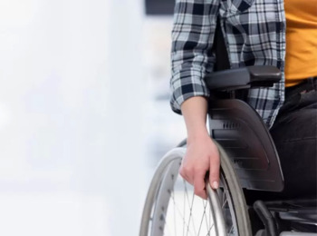 Banco é Responsável por Não Adaptar Condições e Metas para Empregado com Deficiência