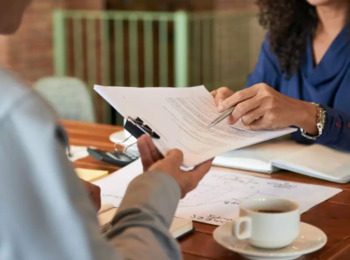 TRT1 Afasta Prescrição e Determina Prosseguimento da Ação