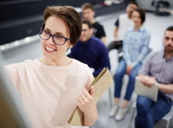 Professora Universitária Dispensada sem Processo Administrativo Será Reintegrada