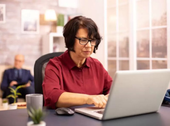 TRT2 Condena Empresa ao Pagamento de Dano Moral por Etarismo