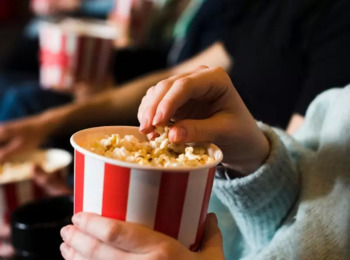 Impor a Aquisição de Alimentos Vendidos em Cinemas ao Consumidor é Prática Abusiva