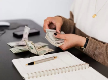 Banco Poderá Compensar Horas Extras Deferidas em Juízo com Gratificação Paga a Bancário 