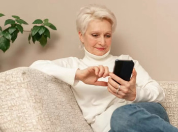 Ministro Zanin Converte Prisão de Blogueira de 73 Anos por Restrição à Internet