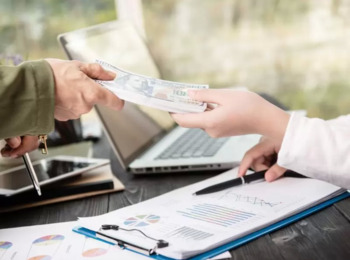 Empregada que Recebia Salário Mensal Inferior ao Mínimo Tem Direito a Diferenças 