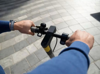 Contrato de Parceira com Empresa de Patinetes Afasta Responsabilidade de Plataforma Digital