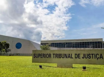 Para o STJ dolo eventual tem base nas circunstâncias do fato