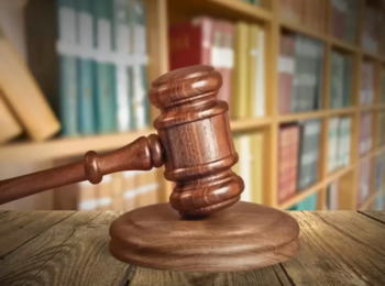 Lacunas na Constituição Brasileira: Lacuna de Formulação, Lacuna Axiológica e o Silêncio Eloquente