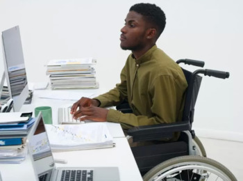 Fábrica de Refrigerantes é Condenada por Discriminar Auxiliar Negro e com Deficiência Física