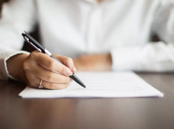 Cláusula que Prevê Benefícios Custeados pelo Empregador apenas para Sindicalizados é Anulada