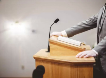 Vendedor Deve Prestar Depoimento Sem a Presença de Representante da Empresa