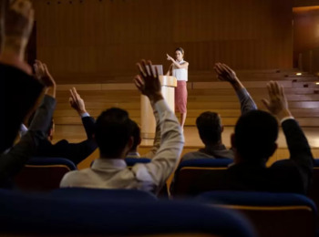 Ação de Reintegração de Posse de Imóvel com Alienação Fiduciária não Exige Prévia Realização de Leilões